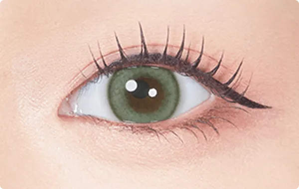 pistachio oliveのレンズを付けた瞳の拡大画像