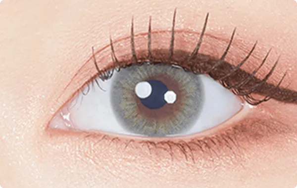 cosmic blueのレンズを付けた瞳の拡大画像
